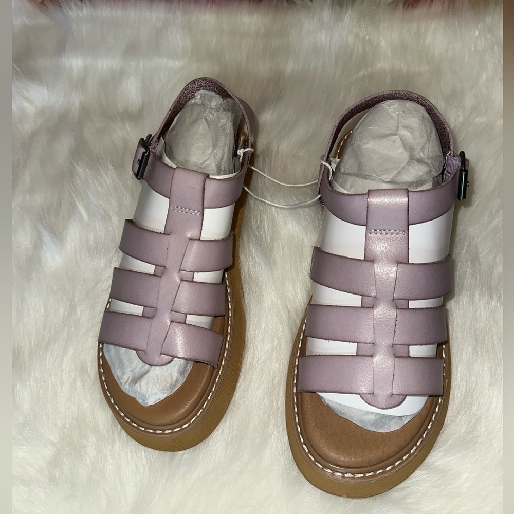 American Eagle Outfitters Pink and White Sandals